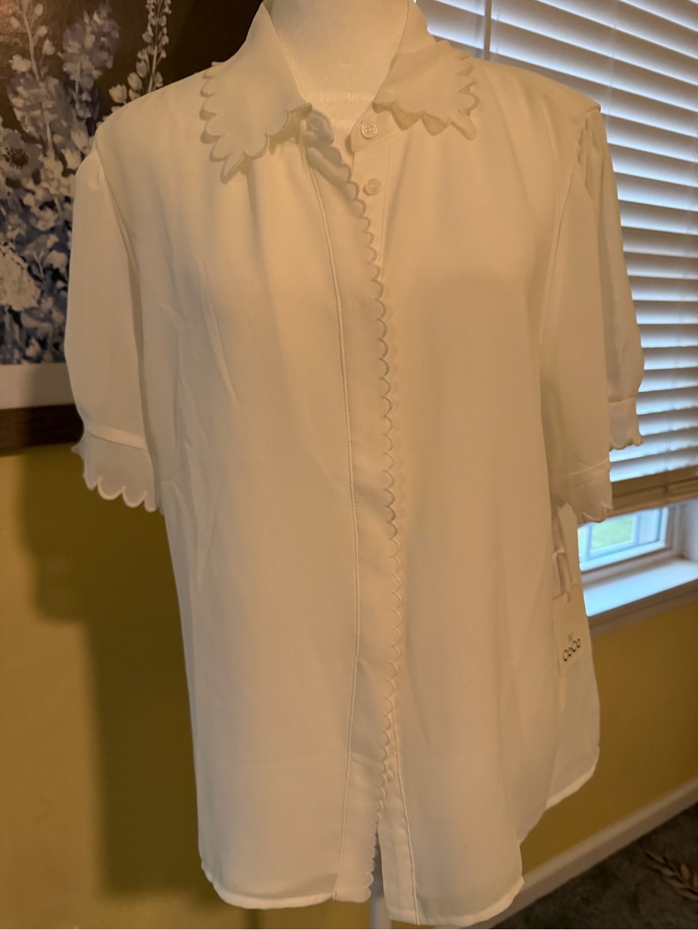 CeCe White Scallop-Trim Short Sleeve Blouse - Picture 4 of 7